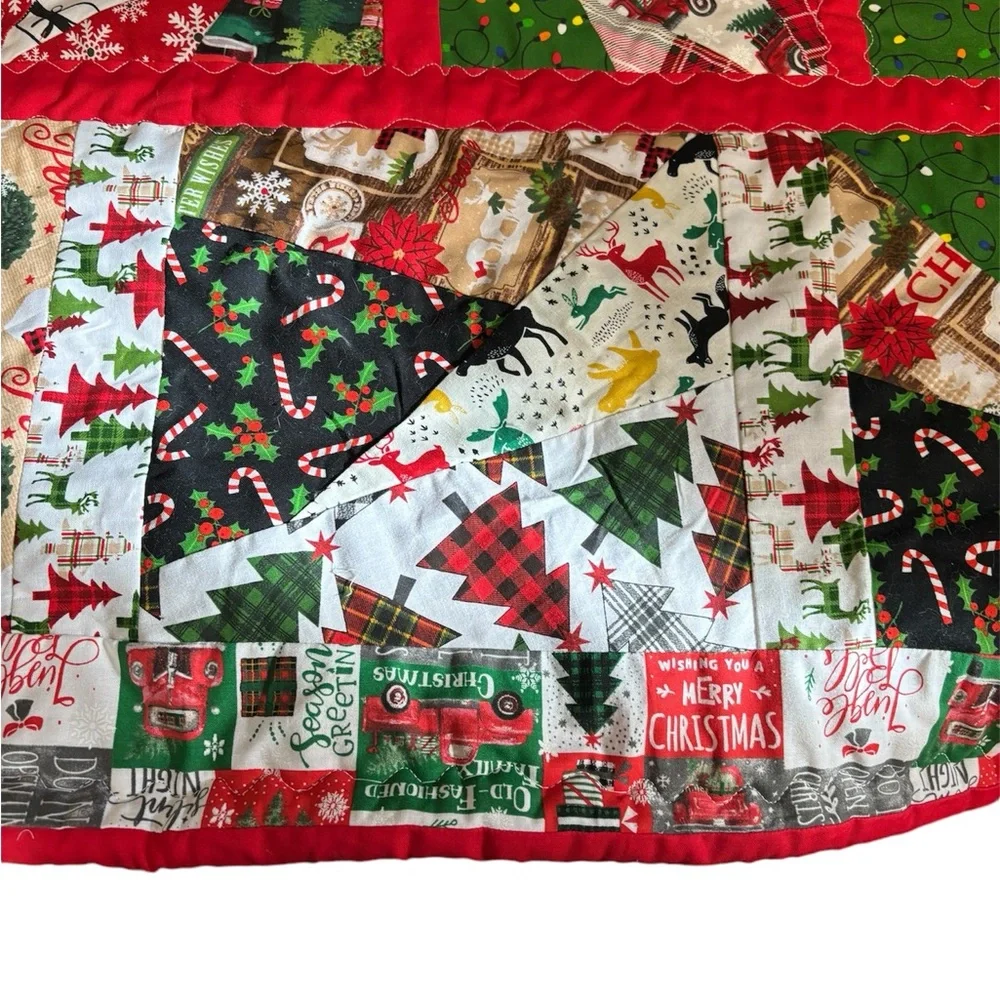 Christmas lap quilt. Approx 36” x 39”